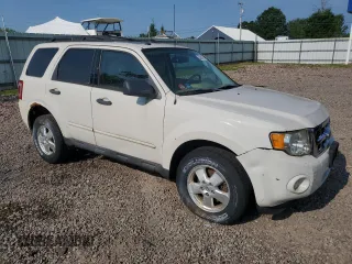 2012 Ford Escape XLT z VIN 1FMCU9DG8CKA54454, wystawiony jako Copart lot #63661675 z przebiegiem 123 759 mil mil oraz Czysty tytuł • Clean title. Historia ofert i sprzedaży dostępna na DreamBid. Obrazek 4.