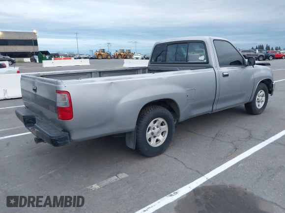 1993 Toyota T100 z VIN JT4VD10C0P0009821, wystawiony jako IAAI lot #41788269 z przebiegiem 144 505 mil mil oraz . Historia ofert i sprzedaży dostępna na DreamBid. Obrazek 4.