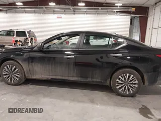 2025 Nissan Altima SV with VIN 1N4BL4DW7SN323575, listed as a IAAI auction lot 41603252 with 5,779 mi miles and . Bid and sale history available at DreamBid. Image 14.