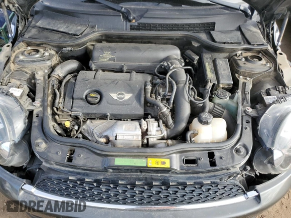 2011 MINI Convertible S z VIN WMWZP3C52BTX83901, wystawiony jako Copart lot #84217174 z przebiegiem 82 831 mil mil oraz Szkoda całkowita • Salvage title. Historia ofert i sprzedaży dostępna na DreamBid. Obrazek 11.