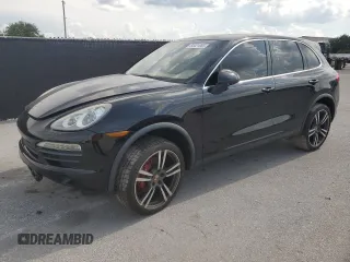 2013 Porsche Cayenne S z VIN WP1AB2A27DLA86193, wystawiony jako Copart lot #64421065 z przebiegiem 128 830 mil mil oraz Czysty tytuł • Clean title. Historia ofert i sprzedaży dostępna na DreamBid. Obrazek 1.
