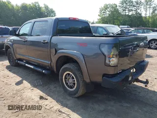 2013 Toyota Tundra z VIN 5TFDY5F18DX277032, wystawiony jako IAAI lot #42488623 z przebiegiem 287 801 mil mil oraz . Historia ofert i sprzedaży dostępna na DreamBid. Obrazek 3.