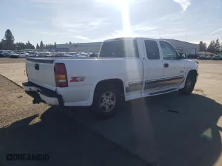 1999 Chevrolet Silverado 1500 LT with VIN 1GCEK19T9XE190106, listed as a Copart auction lot 45158235 with 300,786 mi miles and Salvage Title. Bid and sale history available at carsss.com. Image 3.