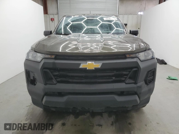 2023 Chevrolet Colorado 2WD Work Truck z VIN 1GCGSBEC9P1263440, wystawiony jako Copart lot #55616485 z przebiegiem 16 169 mil mil oraz Czysty tytuł • Clean title. Historia ofert i sprzedaży dostępna na DreamBid. Obrazek 5.