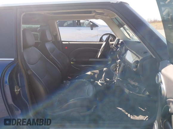2004 MINI Hardtop with VIN WMWRC33444TC55222, listed as a IAAI auction lot 41854056 with 145,811 mi miles and . Bid and sale history available at DreamBid. Image 5.
