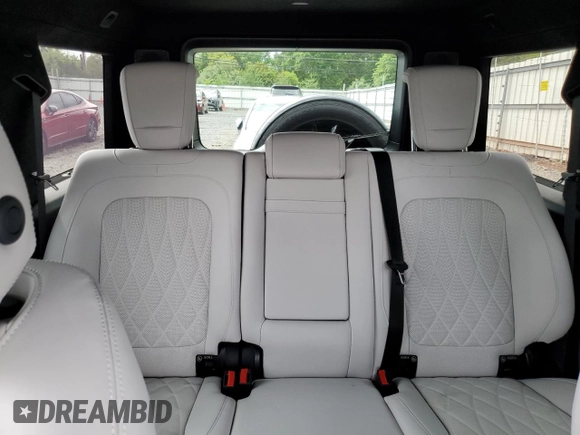 2023 Mercedes-Benz G 63 AMG z VIN W1NYC7HJ3PX477936, wystawiony jako Copart lot #60379704 z przebiegiem 2 858 mil mil oraz Szkoda całkowita • Salvage title. Historia ofert i sprzedaży dostępna na DreamBid. Obrazek 10.