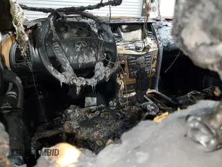 2013 Infiniti QX56 z VIN JN8AZ2NF2D9550941, wystawiony jako Copart lot #70451624 z przebiegiem Nie podano mil oraz Szkoda całkowita • Salvage title. Historia ofert i sprzedaży dostępna na DreamBid. Obrazek 8.