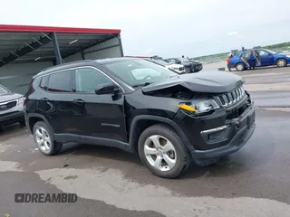2018 Jeep Compass Latitude z VIN 3C4NJDBB7JT232821, wystawiony jako IAAI lot #42509561 z przebiegiem 142 526 mil mil oraz . Historia ofert i sprzedaży dostępna na DreamBid. Obrazek 13.