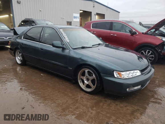 1996 Honda Accord LX with VIN 1HGCD5639TA161978, listed as a Copart auction lot 42516615 with 95,238 mi miles and Salvage Title. Bid and sale history available at DreamBid. Image 4.