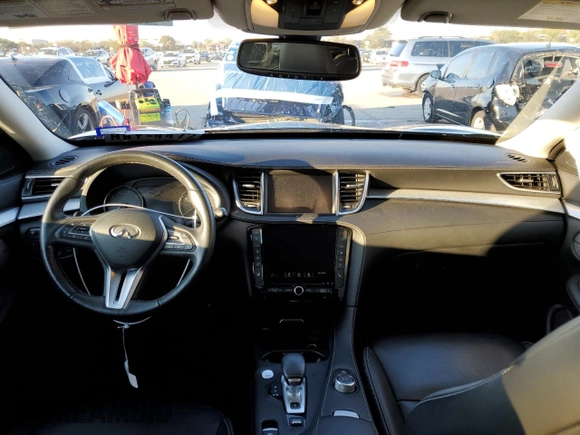 2019 Infiniti QX50 LUXE with VIN 3PCAJ5M35KF127690, listed as a Copart auction lot 67561682 with 27,974 mi miles. Bid and sale history available at carsss.com. Image 8.