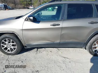 2017 Jeep Cherokee Altitude с VIN 1C4PJLAB3HW653413, выставлен на аукционе IAAI как лот 41154925 с пробегом 168 898 миль миль и . История ставок и продаж доступна на DreamBid. Изображение 6.