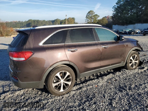 2017 Kia Sorento EX with VIN 5XYPHDA11HG216127, listed as a Copart auction lot 82587064 with 115,789 mi miles and Salvage Title. Bid and sale history available at carsss.com. Image 3.