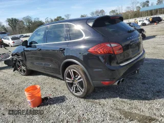 2012 Porsche Cayenne Turbo z VIN WP1AC2A2XCLA83901, wystawiony jako Copart lot #80627904 z przebiegiem 142 352 mil mil oraz Szkoda całkowita • Salvage title. Historia ofert i sprzedaży dostępna na DreamBid. Obrazek 2.