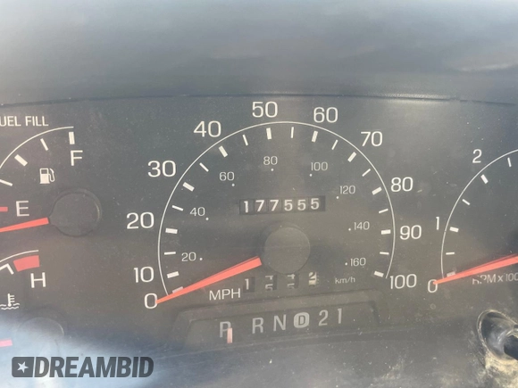 2001 Ford F-250 XL z VIN 3FTNX21L81MA87019, wystawiony jako Copart lot #64358625 z przebiegiem 177 555 mil mil oraz Czysty tytuł • Clean title. Historia ofert i sprzedaży dostępna na DreamBid. Obrazek 8.