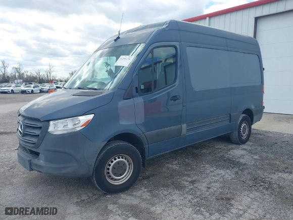 2019 Mercedes-Benz Sprinter Cargo Van with VIN WD4PF0CD8KP032948, listed as a IAAI auction lot 41256136 with 82,017 mi miles. Bid and sale history available at carsss.com. Image 2.