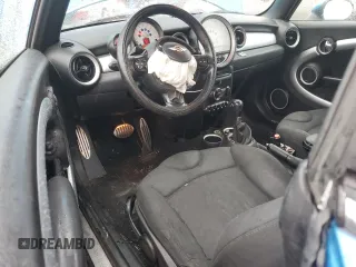 2011 MINI Convertible S с VIN WMWZP3C52BTX82943, выставлен на аукционе Copart как лот 81586044 с пробегом 145 543 миль миль и Списание • Salvage title. История ставок и продаж доступна на DreamBid. Изображение 8.