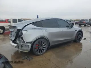 2024 Tesla Model Y Performance with VIN 7SAYGDEF4RA326613, listed as a Copart auction lot 83467394 with 2,260 mi miles and Clean Title. Bid and sale history available at DreamBid. Image 3.