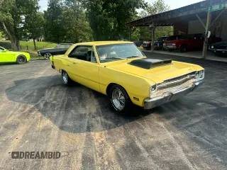 1969 Dodge Dart z VIN LP23D9E103561, wystawiony jako Copart lot #59427975 z przebiegiem 36 296 mil mil oraz Czysty tytuł • Clean title. Historia ofert i sprzedaży dostępna na DreamBid. Obrazek 1.