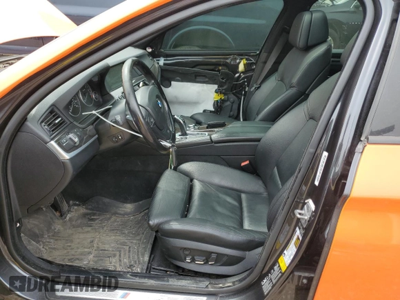 2012 BMW 5 Series 535i xDrive z VIN WBAFU7C50CDU64592, wystawiony jako Copart lot #54578135 z przebiegiem 125 983 mil mil oraz Szkoda całkowita • Salvage title. Historia ofert i sprzedaży dostępna na DreamBid. Obrazek 7.