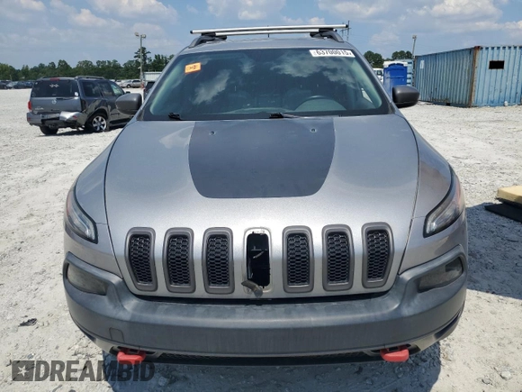 2015 Jeep Cherokee Trailhawk with VIN 1C4PJMBS3FW735398, listed as a Copart auction lot 63700015 with 157,123 mi miles and Clean title. Bid and sale history available at DreamBid. Image 5.