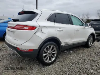 2017 Lincoln MKC Select z VIN 5LMCJ2D9XHUL20308, wystawiony jako Copart lot #44425455 z przebiegiem 69 557 mil mil oraz Nie do naprawy • Non repairable. Historia ofert i sprzedaży dostępna na DreamBid. Obrazek 3.
