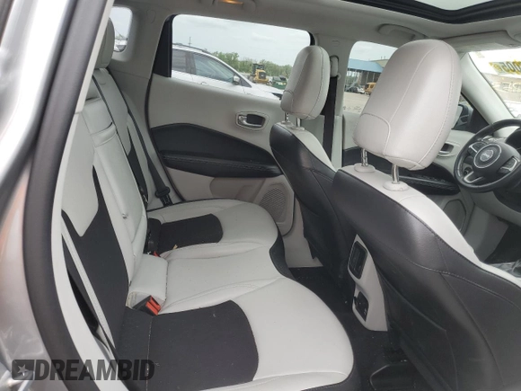 2019 Jeep Compass Latitude z VIN 3C4NJCBB5KT833253, wystawiony jako Copart lot #55097005 z przebiegiem 42 813 mil mil oraz Szkoda całkowita • Salvage title. Historia ofert i sprzedaży dostępna na DreamBid. Obrazek 11.