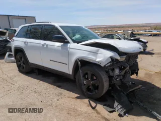 2023 Jeep Grand Cherokee Laredo z VIN 1C4RJHAG5PC520105, wystawiony jako Copart lot #50713795 z przebiegiem 15 880 mil mil oraz Szkoda całkowita • Salvage title. Historia ofert i sprzedaży dostępna na DreamBid. Obrazek 4.