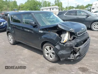 2015 Kia Soul z VIN KNDJN2A26F7212967, wystawiony jako IAAI lot #42370638 z przebiegiem 131 821 mil mil oraz . Historia ofert i sprzedaży dostępna na DreamBid. Obrazek 1.