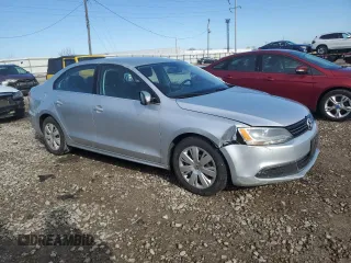 2013 Volkswagen Jetta SE z VIN 3VWDX7AJ8DM428539, wystawiony jako Copart lot #49662365 z przebiegiem 122 768 mil mil oraz Szkoda całkowita • Salvage title. Historia ofert i sprzedaży dostępna na DreamBid. Obrazek 4.