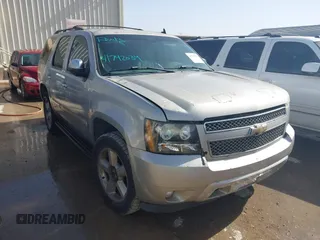 2007 Chevrolet Tahoe LTZ z VIN 1GNFC13J97R379542, wystawiony jako IAAI lot #41742034 z przebiegiem 256 267 mil mil oraz . Historia ofert i sprzedaży dostępna na DreamBid. Obrazek 1.