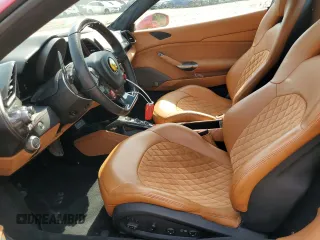 2019 Ferrari 488 z VIN ZFF80AMA4K0238692, wystawiony jako Copart lot #72172804 z przebiegiem Nie podano mil oraz Szkody całkowita. Historia ofert i sprzedaży dostępna na DreamBid. Obrazek 7.