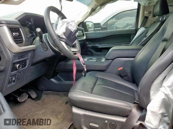 2024 Ford Expedition XLT with VIN 1FMJU1H88REA95895, listed as a Copart auction lot 58021865 with 4,403 mi miles and Salvage title. Bid and sale history available at DreamBid. Image 7.