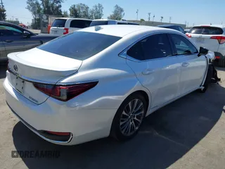 2021 Lexus ES 300h z VIN 58ADA1C1XMU003788, wystawiony jako IAAI lot #42315614 z przebiegiem 202 131 mil mil oraz . Historia ofert i sprzedaży dostępna na DreamBid. Obrazek 4.