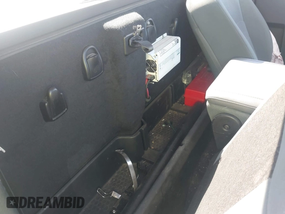 2015 Ram 1500 Tradesman with VIN 3C6JR7DT7FG584979, listed as a IAAI auction lot 41886286 with 60,982 mi miles and . Bid and sale history available at DreamBid. Image 8.