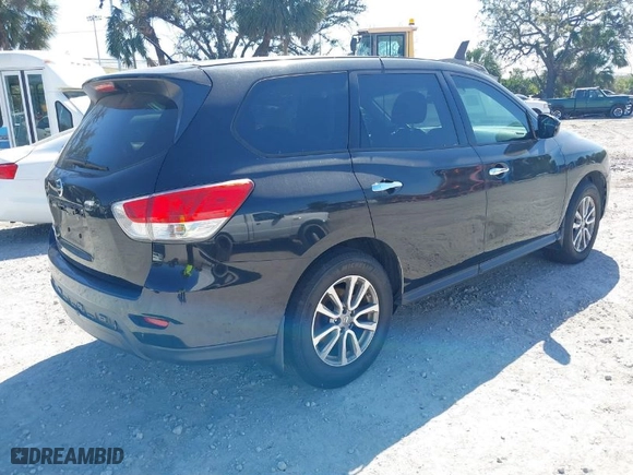 2014 Nissan Pathfinder SV with VIN 5N1AR2MN0EC725921, listed as a IAAI auction lot 41710076 with 468,527 mi miles. Bid and sale history available at carsss.com. Image 4.