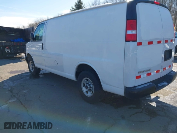 2022 GMC Savana Cargo Van with VIN 1GTW7AFP0N1140082, listed as a IAAI auction lot 41532664 with 51,991 mi miles. Bid and sale history available at carsss.com. Image 3.