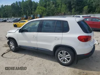 2012 Volkswagen Tiguan SE z VIN WVGAV7AX6CW610234, wystawiony jako Copart lot #57620505 z przebiegiem 71 730 mil mil oraz Czysty tytuł • Clean title. Historia ofert i sprzedaży dostępna na DreamBid. Obrazek 2.