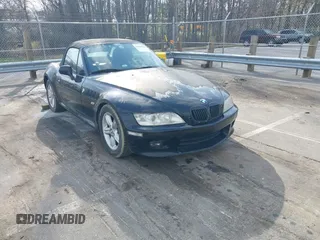 2000 BMW Z3 2.5 z VIN 4USCH9343YLF88122, wystawiony jako IAAI lot #41839867 z przebiegiem 156 935 mil mil oraz . Historia ofert i sprzedaży dostępna na DreamBid. Obrazek 1.