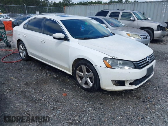 2013 Volkswagen Passat SE w/Sunroof & Nav with VIN 1VWBP7A36DC084901, listed as a IAAI auction lot 41937719 with 255,125 mi miles. Bid and sale history available at carsss.com. Image 1.