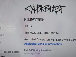 2024 Tesla Cybertruck Cyberbeast z VIN 7G2CEHEE1RA036094, wystawiony jako IAAI lot #42047976 z przebiegiem 13 mil mil oraz . Historia ofert i sprzedaży dostępna na DreamBid. Obrazek 7.