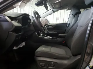 2023 Toyota RAV4 XLE with VIN 2T3P1RFV4PC330699, listed as a Copart auction lot 60452155 with 31,424 mi miles and Salvage title. Bid and sale history available at DreamBid. Image 7.