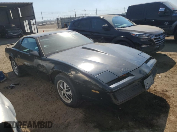 1982 Pontiac Firebird z VIN 1G2AW87H4CL566862, wystawiony jako Copart lot #74777384 z przebiegiem 597 058 mil mil oraz Czysty tytuł • Clean title. Historia ofert i sprzedaży dostępna na DreamBid. Obrazek 4.