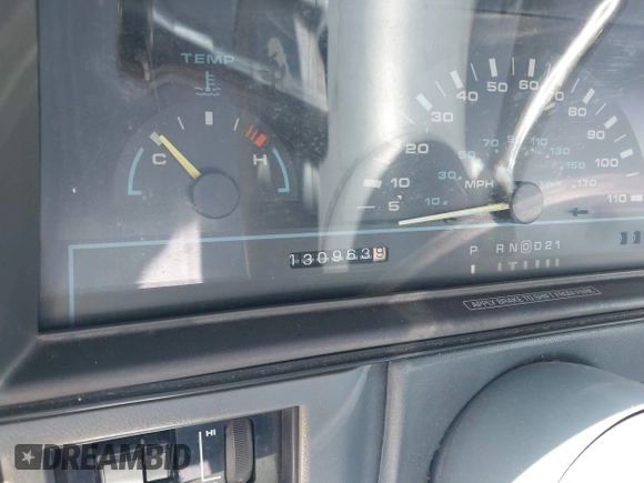 1996 Oldsmobile Cutlass Ciera 1SA VX5 z VIN 1G3AJ55MXT6302925, wystawiony jako IAAI lot #42310514 z przebiegiem 130 963 mil mil oraz . Historia ofert i sprzedaży dostępna na DreamBid. Obrazek 7.