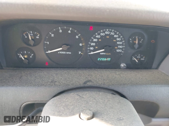 2002 Jeep Grand Cherokee with VIN 1J4GW38N42C202219, listed as a IAAI auction lot 42035162 with 220,012 mi miles and . Bid and sale history available at DreamBid. Image 7.
