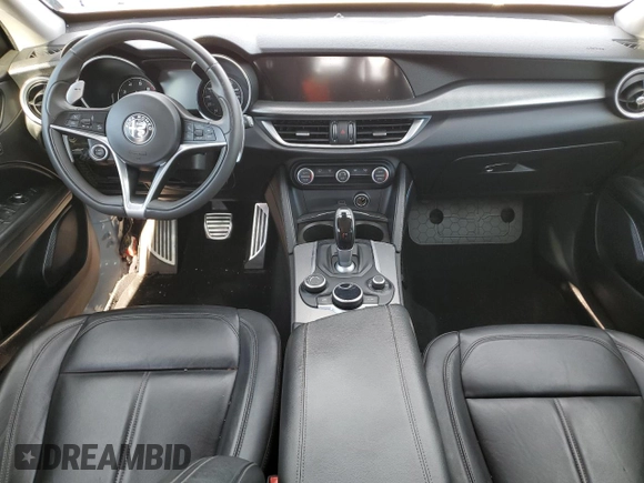 2019 Alfa Romeo Stelvio z VIN ZASPAJAN1K7C36301, wystawiony jako Copart lot #88811295 z przebiegiem Nie podano mil oraz Szkoda całkowita • Salvage title. Historia ofert i sprzedaży dostępna na DreamBid. Obrazek 8.