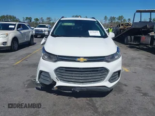 2022 Chevrolet Trax LT with VIN KL7CJLSM9NB561981, listed as a IAAI auction lot 41749672 with 18,993 mi miles. Bid and sale history available at carsss.com. Image 12.