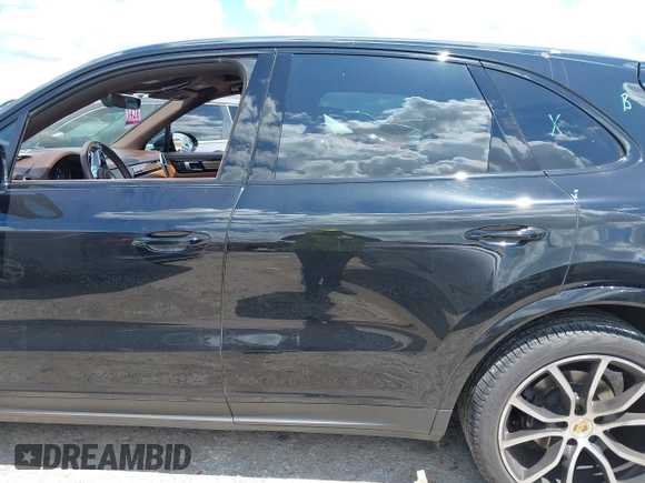 2019 Porsche Cayenne z VIN WP1AA2AY3KDA03664, wystawiony jako IAAI lot #42210870 z przebiegiem 66 296 mil mil oraz . Historia ofert i sprzedaży dostępna na DreamBid. Obrazek 14.