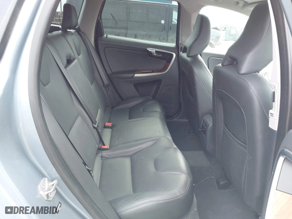 2017 Volvo XC60 Inscription with VIN YV440MRU6H2170911, listed as a IAAI auction lot 42096989 with 78,818 mi miles. Bid and sale history available at carsss.com. Image 8.
