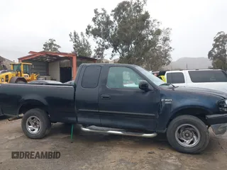 2001 Ford F-150 XL z VIN 1FTRX17L81NB78221, wystawiony jako IAAI lot #41571965 z przebiegiem 171 094 mil mil oraz . Historia ofert i sprzedaży dostępna na DreamBid. Obrazek 13.