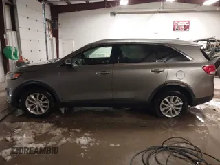 2016 Kia Sorento LX with VIN 5XYPG4A37GG013620, listed as a IAAI auction lot 41622185 with 109,938 mi miles. Bid and sale history available at carsss.com. Image 15.